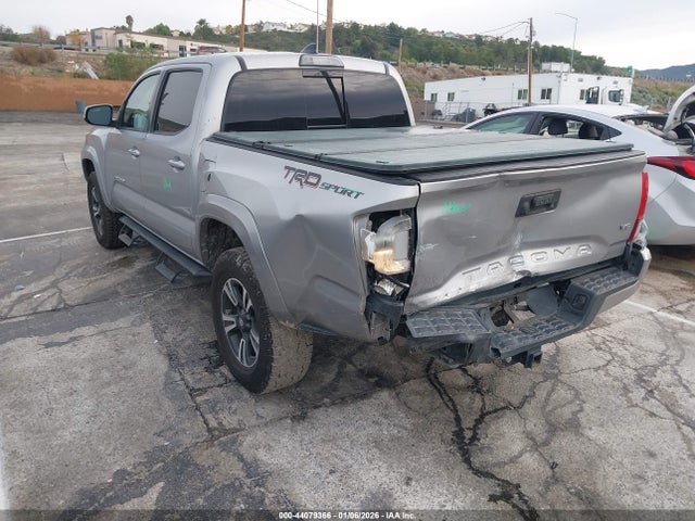 Toyota Tacoma 2018 3TMAZ5CN6JM075105 Image 3