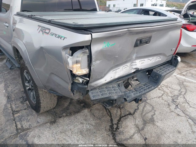Toyota Tacoma 2018 3TMAZ5CN6JM075105 Image 6