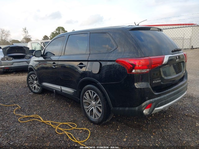 2016 MITSUBISHI OUTLANDER JA4AD3A33GZ033528 Photo 2