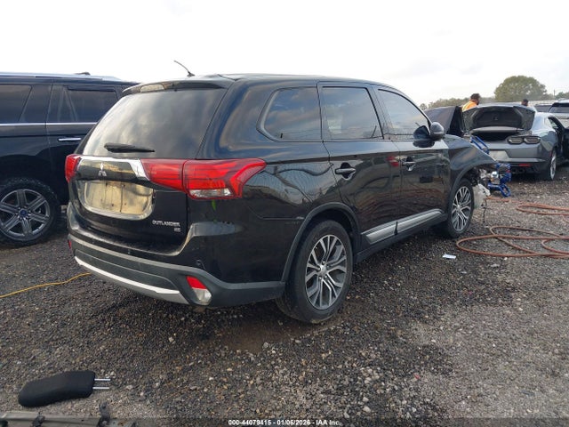 2016 MITSUBISHI OUTLANDER JA4AD3A33GZ033528 Photo 3