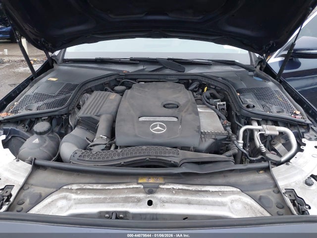 44079544 :رقم المزاد ، 55SWF4KB1GU154225 vin ، 2016 Mercedes-benz C 300 4matic مزاد بيع