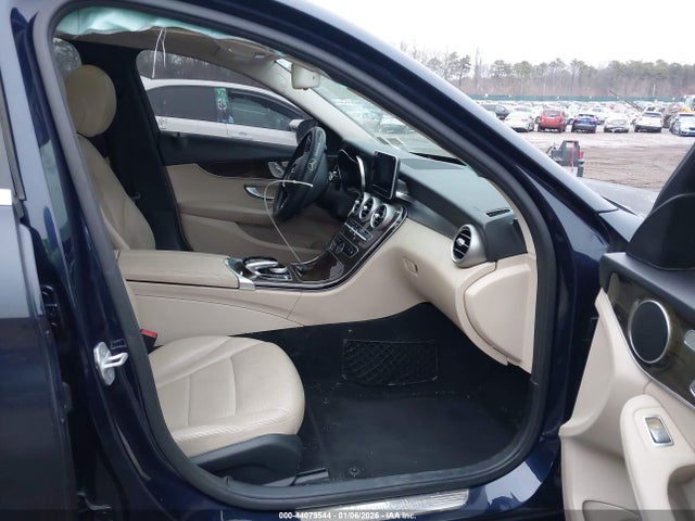 44079544 :رقم المزاد ، 55SWF4KB1GU154225 vin ، 2016 Mercedes-benz C 300 4matic مزاد بيع