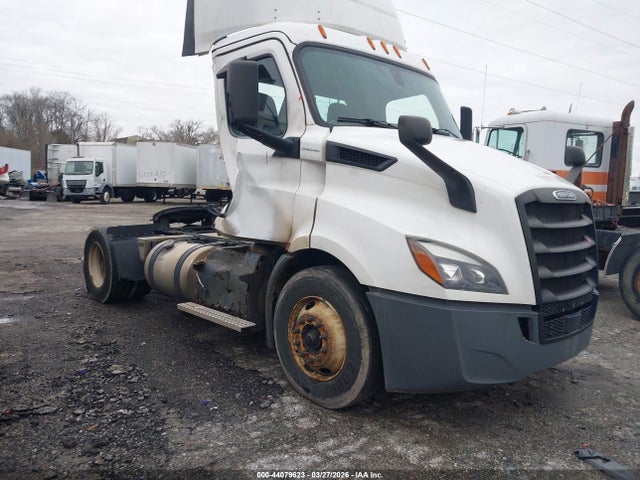 1FUBHSDV9LLKX8409 Freightliner New Cascadia 116