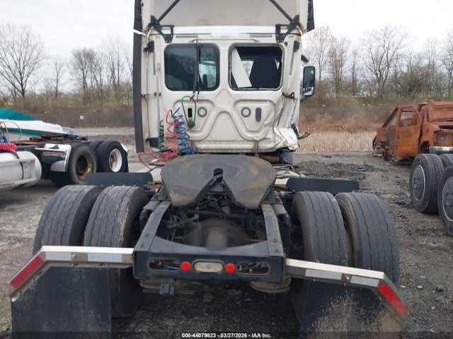 1FUBHSDV9LLKX8409 Freightliner New Cascadia 116