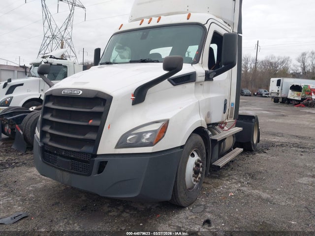 1FUBHSDV9LLKX8409 Freightliner New Cascadia 116