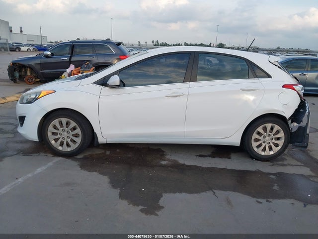 KMHD35LH5GU316998 Hyundai ELANTRA GT