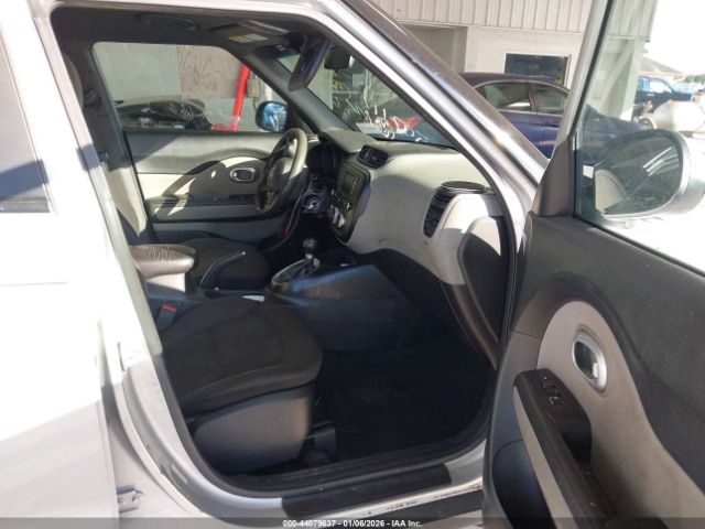 2018 KIA SOUL KNDJN2A28J7507111 Photo 4