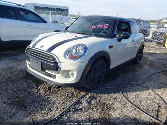 2018 MINI HARDTOP WMWXP5C59J2H28968 Photo 1