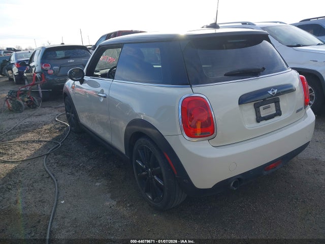 2018 MINI HARDTOP WMWXP5C59J2H28968 Photo 2