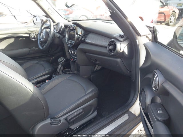 2018 MINI HARDTOP WMWXP5C59J2H28968 Photo 4