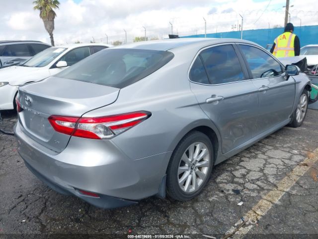 2018 TOYOTA CAMRY 4T1B11HKXJU081385 Photo 3