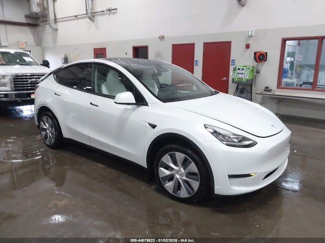 2023 TESLA MODEL Y 7SAYGDEE5PA147520 Photo 0