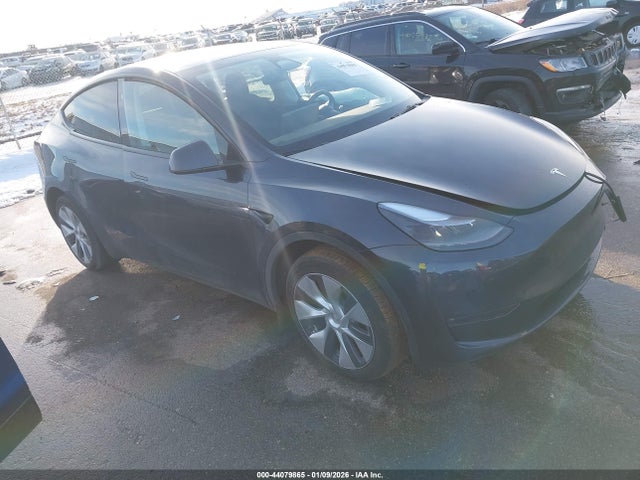 2024 TESLA MODEL Y 7SAYGDEE1RA226024 Photo 0