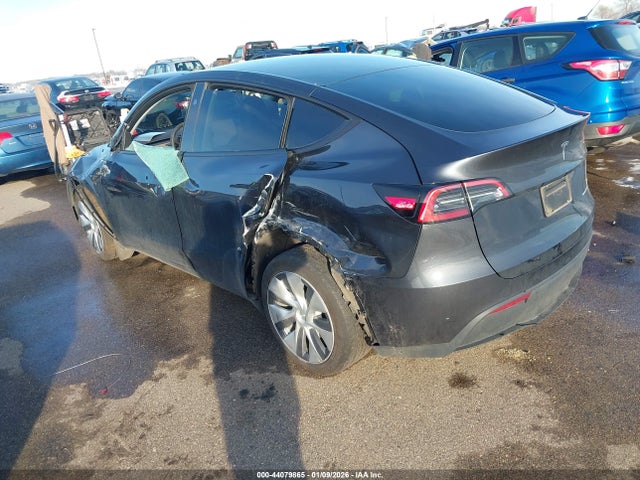 2024 TESLA MODEL Y 7SAYGDEE1RA226024 Photo 2
