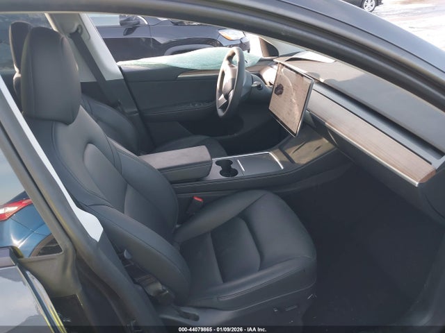 2024 TESLA MODEL Y 7SAYGDEE1RA226024 Photo 4