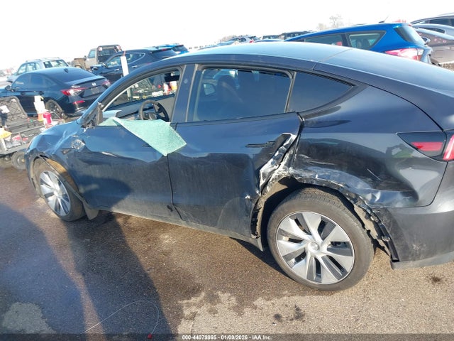 2024 TESLA MODEL Y 7SAYGDEE1RA226024 Photo 5
