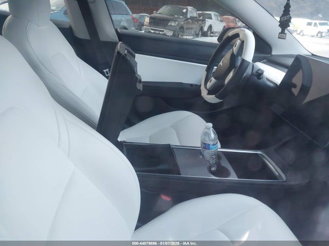 2021 TESLA MODEL 3 5YJ3E1EB9MF902815 Photo 4