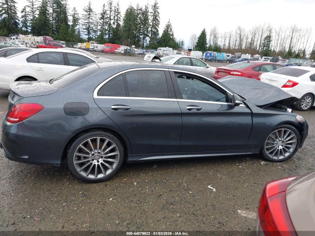 55SWF4JB5FU077424 Mercedes-Benz C 300 Sport