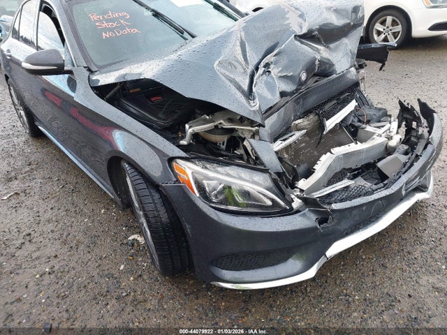 55SWF4JB5FU077424 Mercedes-Benz C 300 Sport
