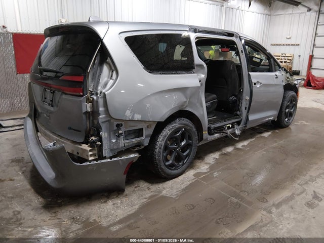 2021 CHRYSLER PACIFICA HYBRID 2C4RC1R7XMR514115 Photo 3