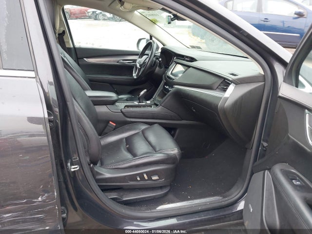 2017 CADILLAC XT5 1GYKNDRSXHZ214551 Photo 4