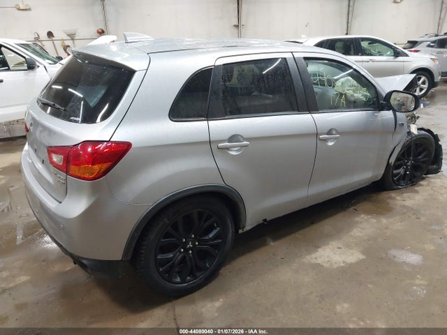 2017 MITSUBISHI OUTLANDER SPORT JA4AR3AU5HZ044946 Photo 3
