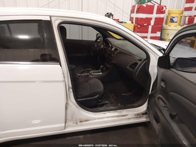 2013 CHRYSLER 200 1C3CCBAB2DN720249 Photo 4
