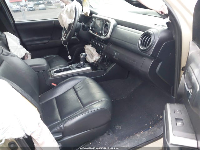 3TMGZ5AN2JM144823 Toyota Tacoma Limited
