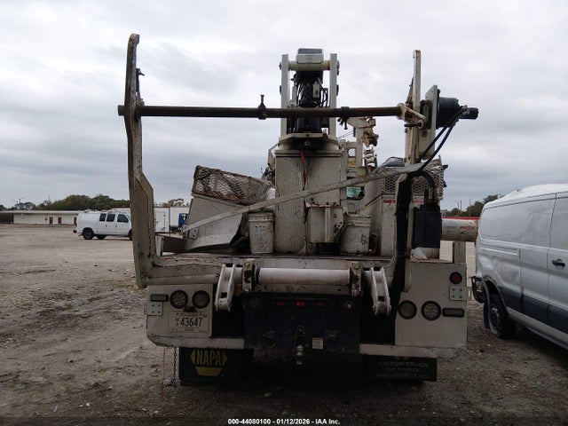 44080100 :رقم المزاد ، 3ALACWDU6HDJG1130 vin ، 2017 Freightliner M2 106 مزاد بيع
