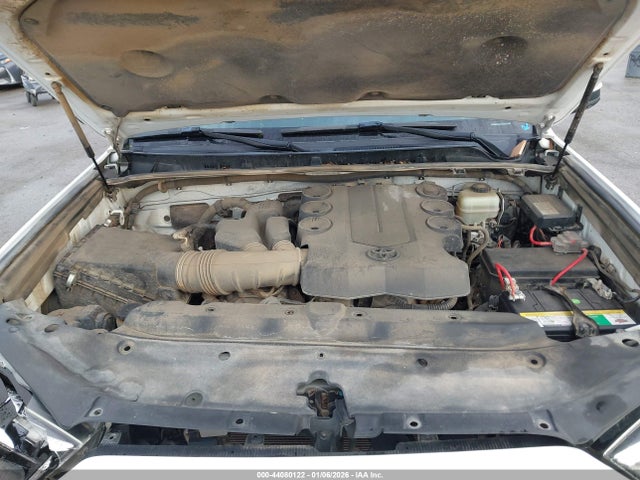 JTEBU5JR6K5640271 Toyota 4RUNNER SR5