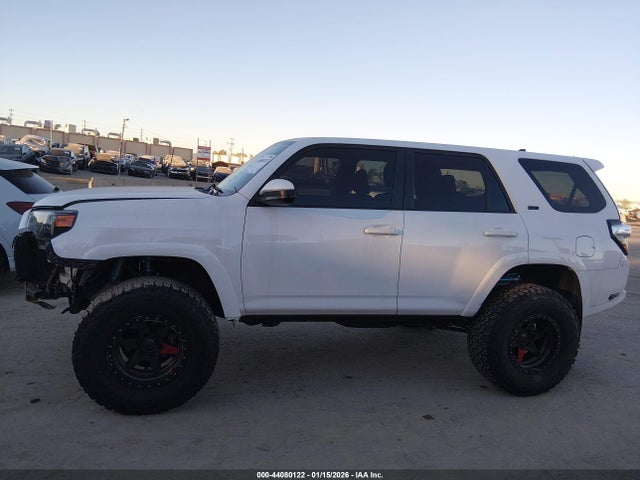 JTEBU5JR6K5640271 Toyota 4RUNNER SR5