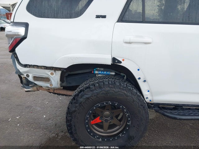 JTEBU5JR6K5640271 Toyota 4RUNNER SR5