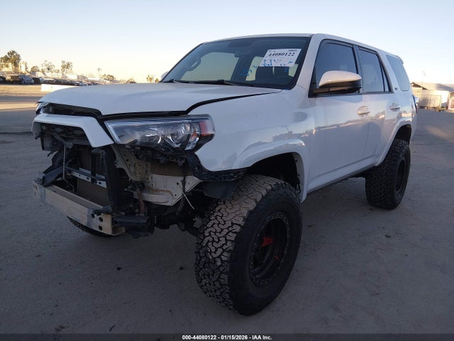 JTEBU5JR6K5640271 Toyota 4RUNNER SR5