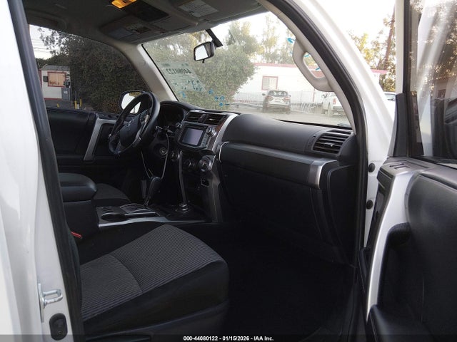 JTEBU5JR6K5640271 Toyota 4RUNNER SR5