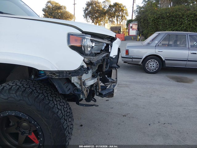 JTEBU5JR6K5640271 Toyota 4RUNNER SR5