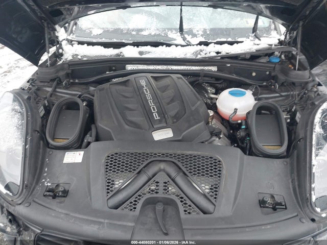 2018 PORSCHE MACAN WP1AG2A50JLB62960 Photo 9