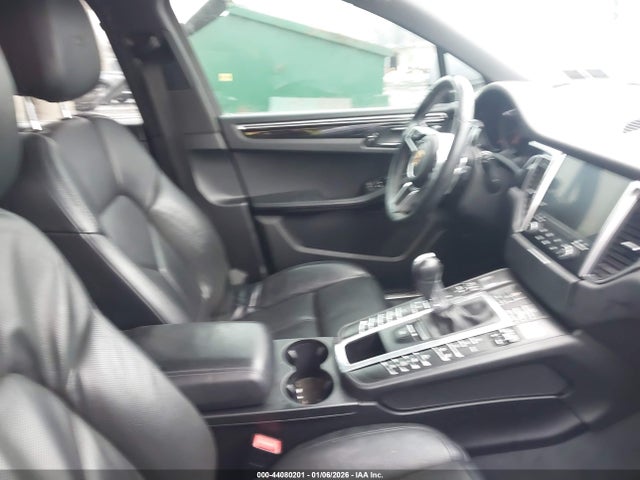 2018 PORSCHE MACAN WP1AG2A50JLB62960 Photo 4