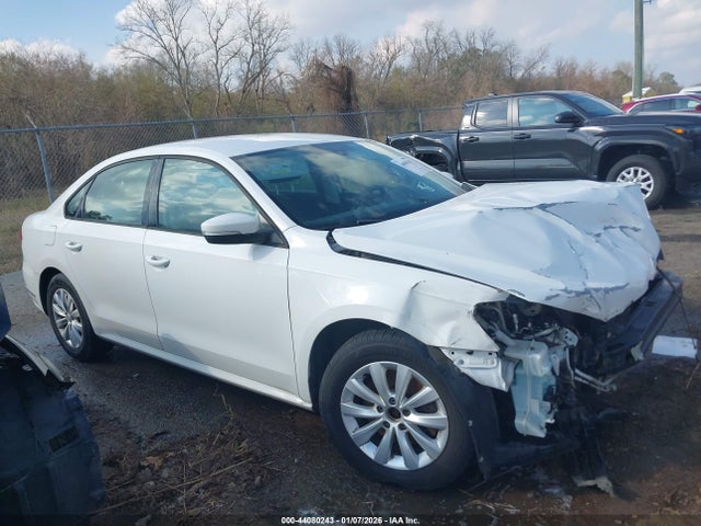 Продажа на аукционе авто 2013 Volkswagen Passat S, vin: 1VWAH7A30DC095157, номер лота: 44080243
