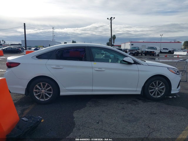 Hyundai SONATA SE 2018 5NPE24AF9JH673142 Image 13