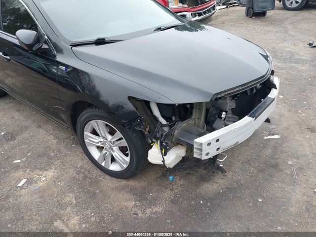 2013 Acura Ilx Hybrid 1.5l მანქანა იყიდება აუქციონზე, vin: 19VDE3F78DE300609, აუქციონის ნომერი: 44080295