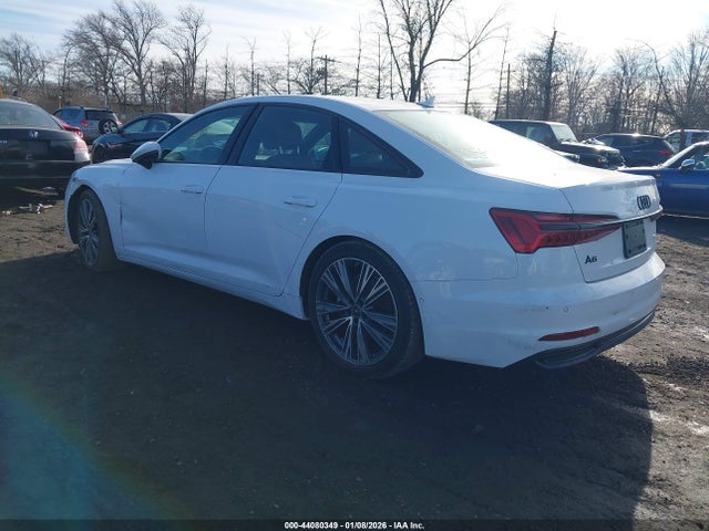 2022 AUDI A6 WAUD3BF25NN062398 Photo 2