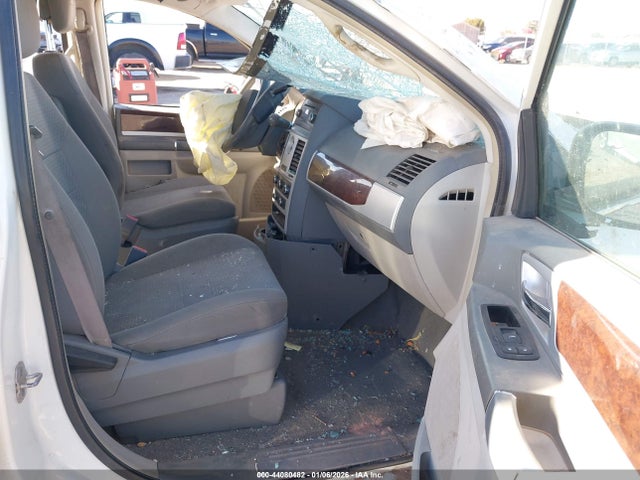 44080482 :رقم المزاد ، 2A4RR5D11AR346637 vin ، 2010 Chrysler Town & Country Touring مزاد بيع