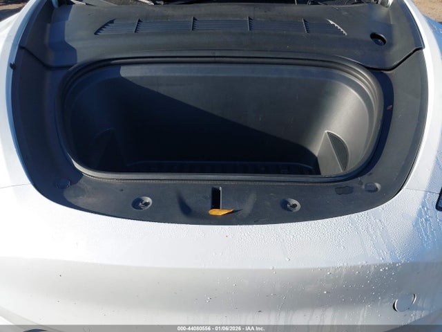 Продажа на аукционе авто 2022 Tesla Model Y Long Range Dual Motor All-wheel Drive, vin: 7SAYGAEE6NF507568, номер лота: 44080556