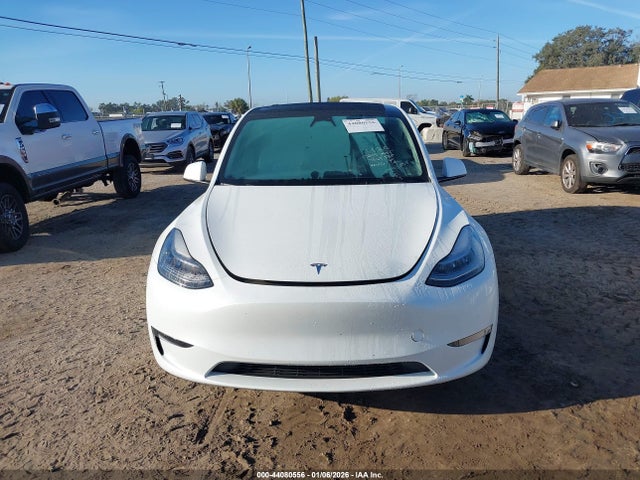 Продажа на аукционе авто 2022 Tesla Model Y Long Range Dual Motor All-wheel Drive, vin: 7SAYGAEE6NF507568, номер лота: 44080556