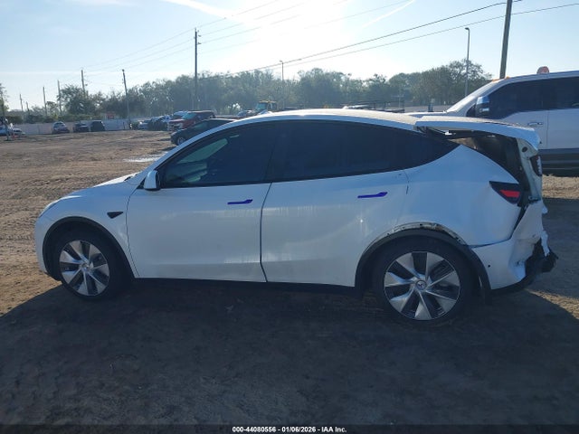 Продажа на аукционе авто 2022 Tesla Model Y Long Range Dual Motor All-wheel Drive, vin: 7SAYGAEE6NF507568, номер лота: 44080556