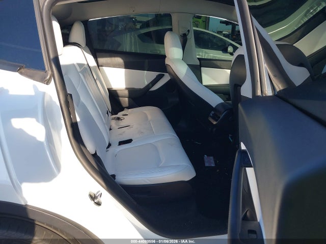 Продажа на аукционе авто 2022 Tesla Model Y Long Range Dual Motor All-wheel Drive, vin: 7SAYGAEE6NF507568, номер лота: 44080556