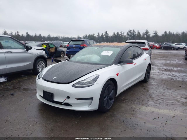 44080632 :رقم المزاد ، 5YJ3E1EA4JF122983 vin ، 2018 Tesla Model 3 Long Range/mid Range مزاد بيع