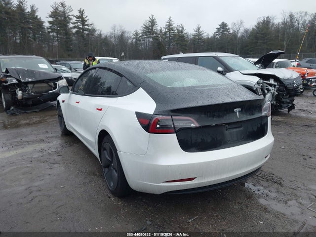 44080632 :رقم المزاد ، 5YJ3E1EA4JF122983 vin ، 2018 Tesla Model 3 Long Range/mid Range مزاد بيع