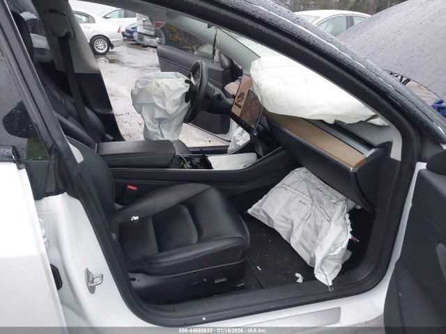 44080632 :رقم المزاد ، 5YJ3E1EA4JF122983 vin ، 2018 Tesla Model 3 Long Range/mid Range مزاد بيع