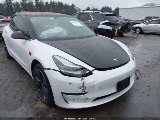 44080632 :رقم المزاد ، 5YJ3E1EA4JF122983 vin ، 2018 Tesla Model 3 Long Range/mid Range مزاد بيع